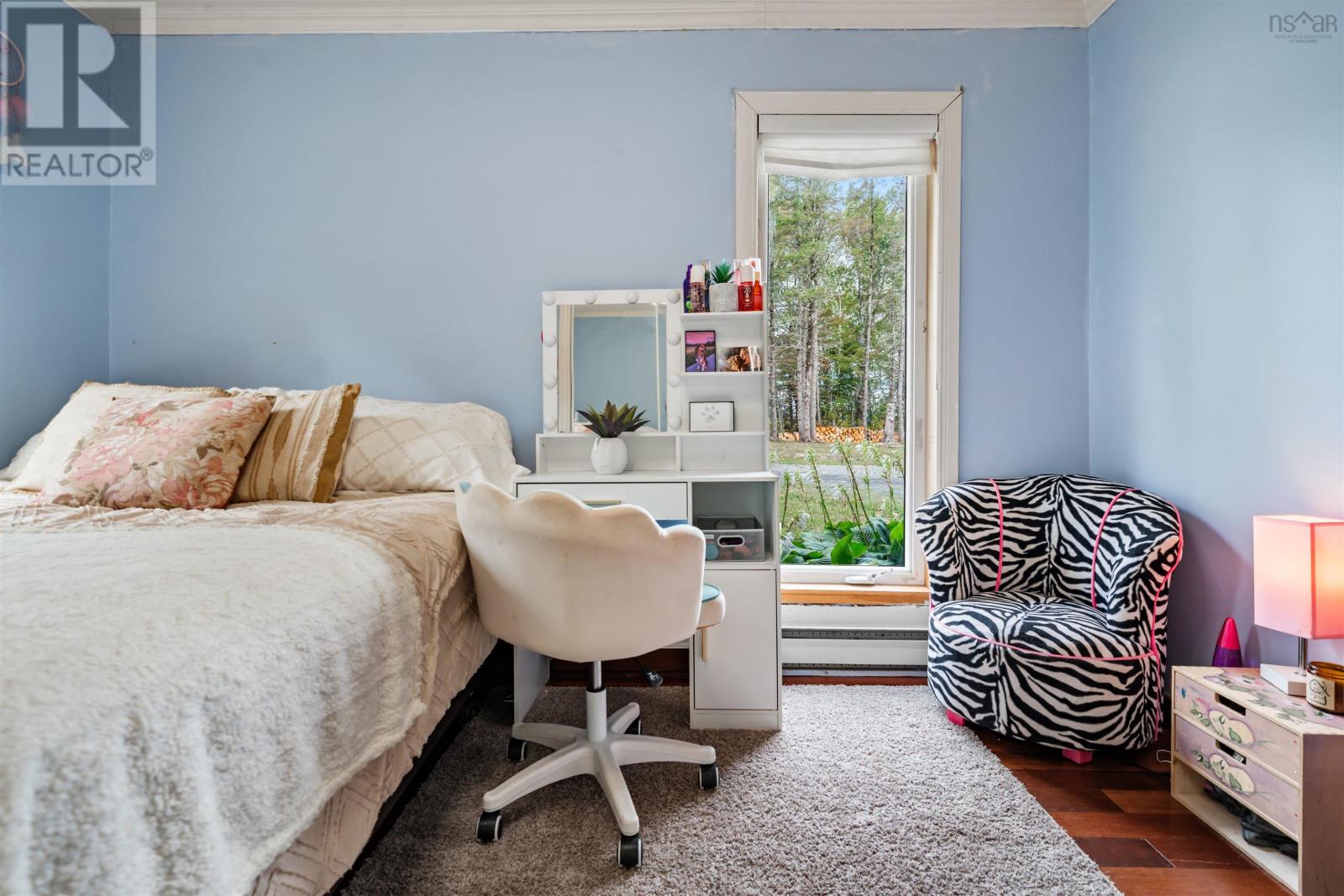 Property 28 of 49 of 1215 Hansford Road