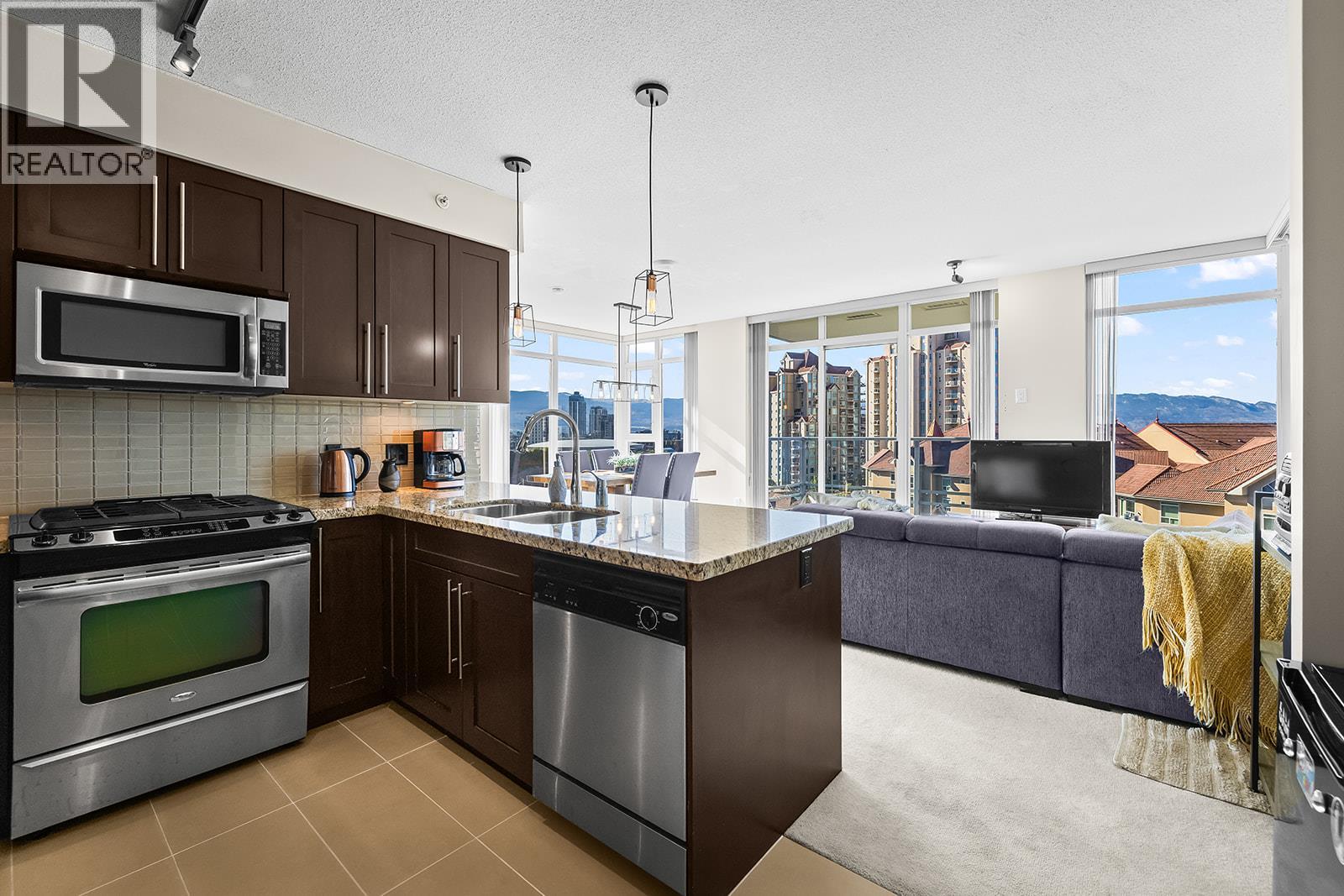 906 1075 Sunset Drive, Kelowna