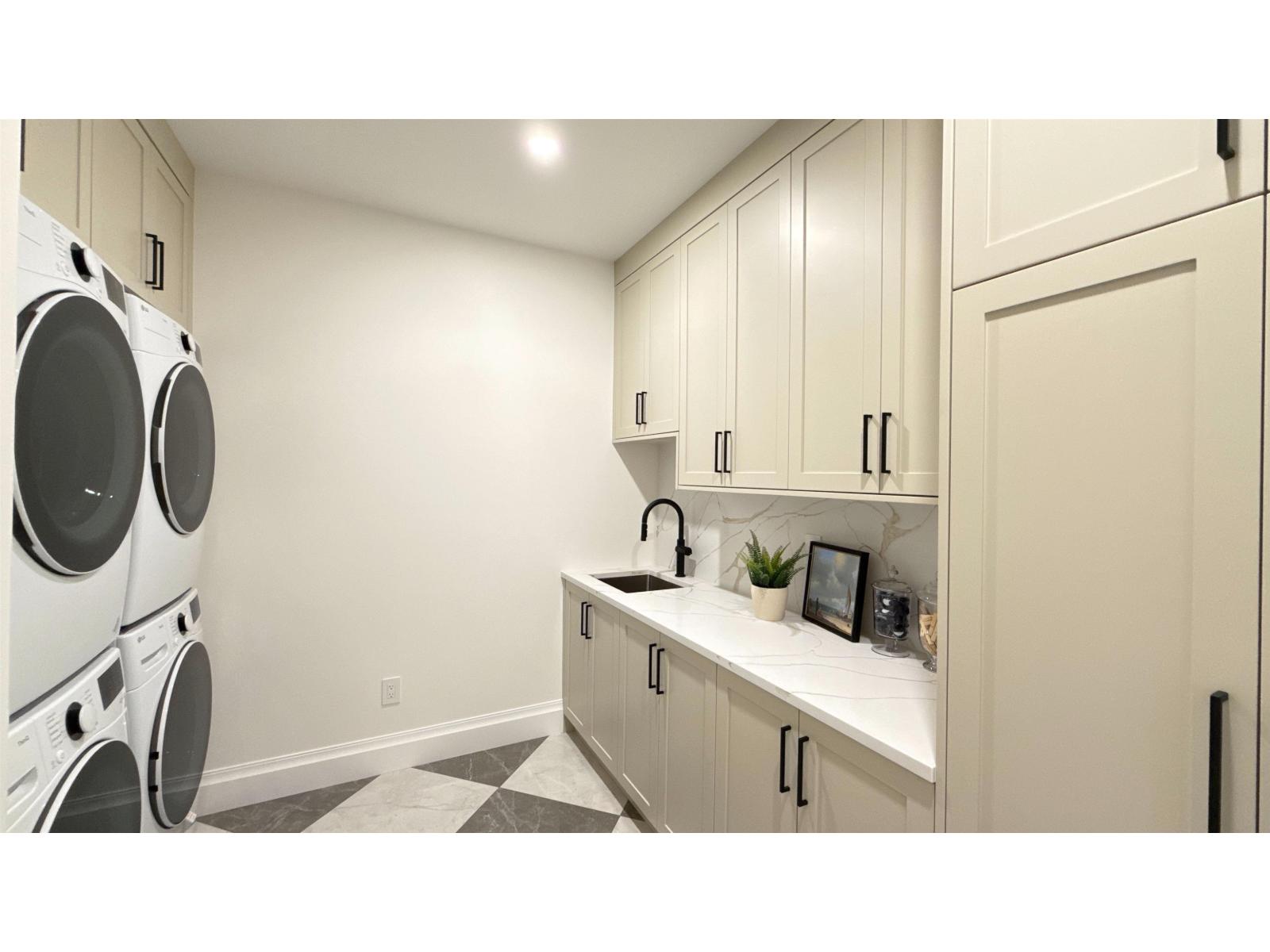 8888 HADDEN STREET, Langley