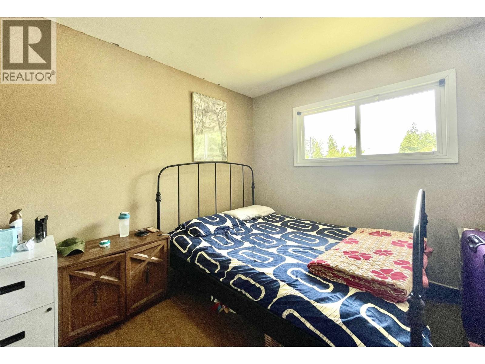 5693 DOLPHIN STREET, Sechelt