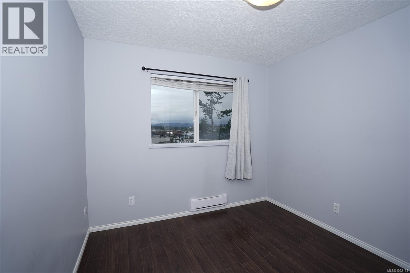 #408 649 BAY ST - 12