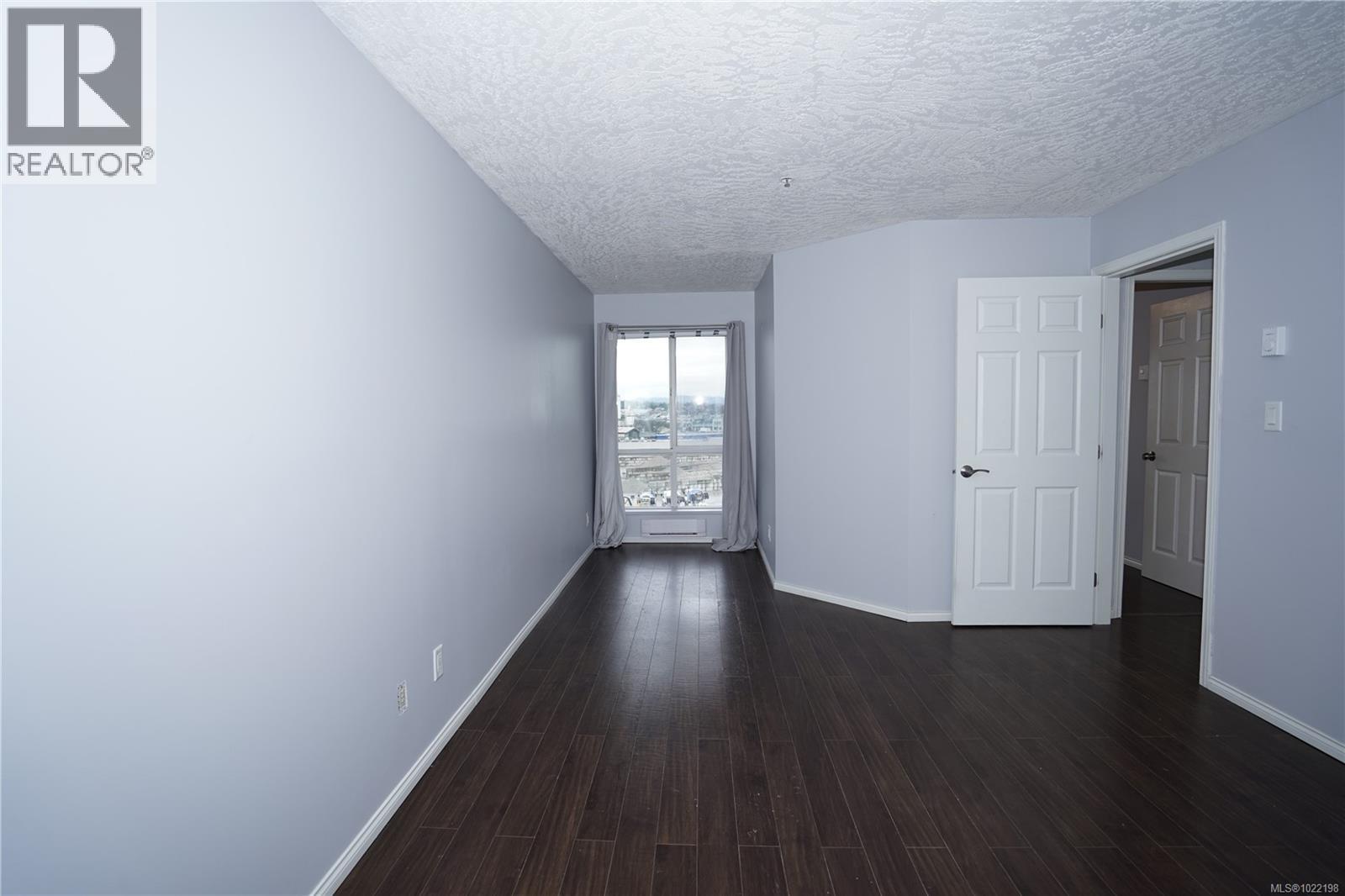 #408 649 BAY ST - 13