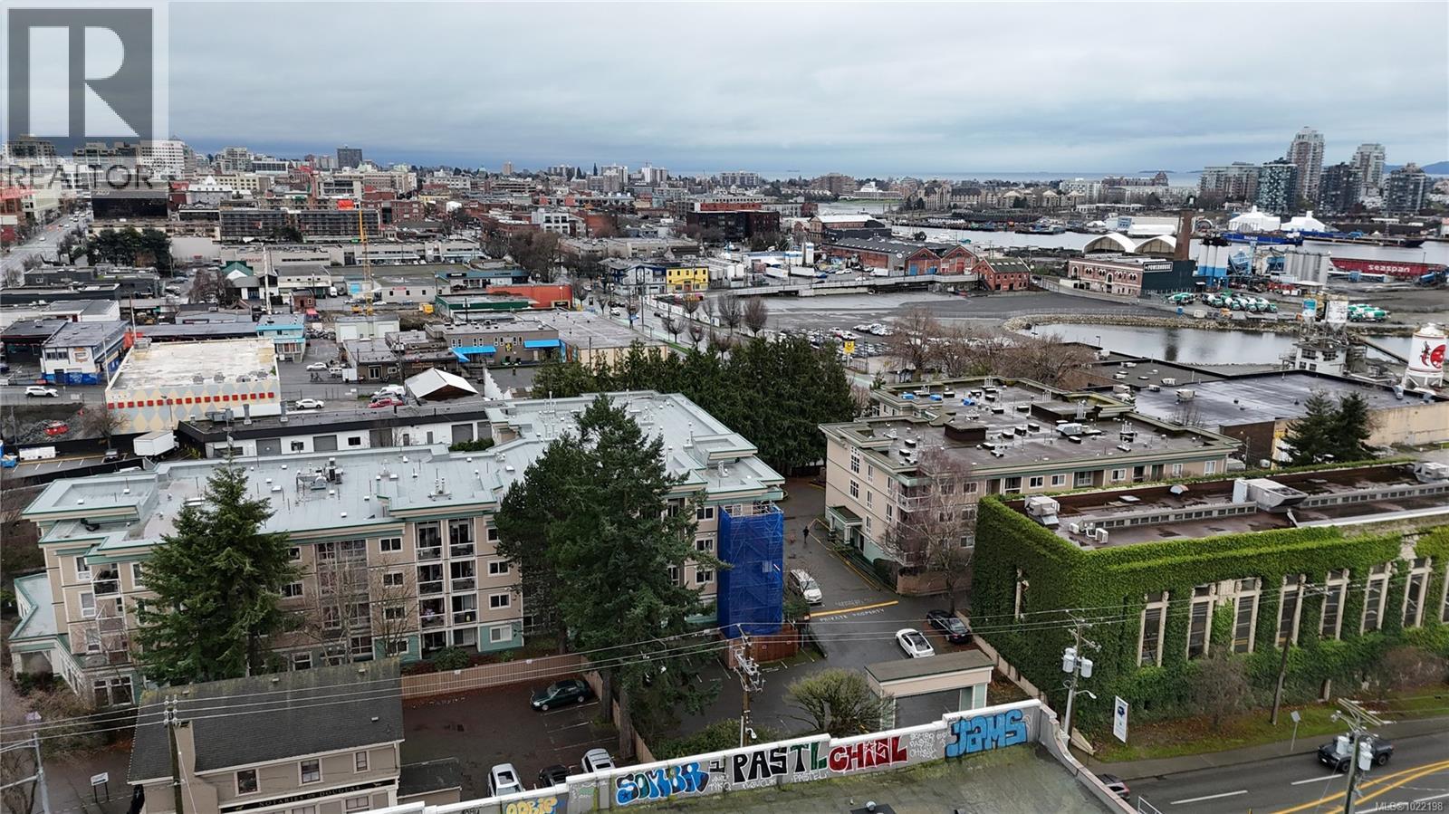 #408 649 BAY ST - 22