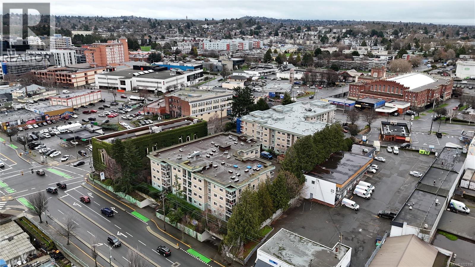 #408 649 BAY ST - 23