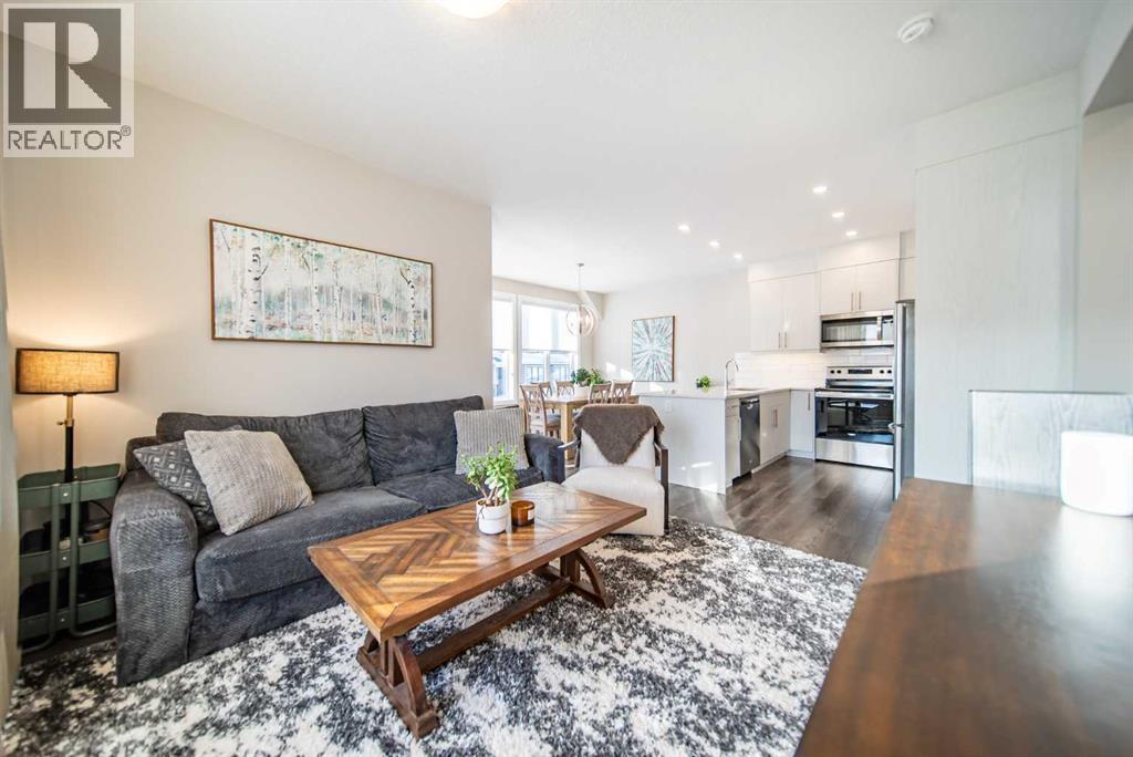 Single Family House for Sale in  Crestridge Common SW Crestmont Calgary 