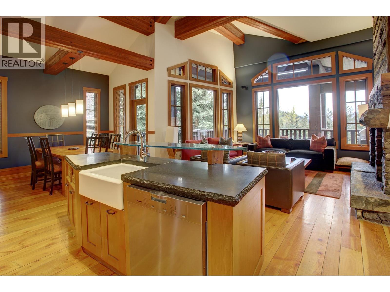 6C 2300 NORDIC DRIVE, Whistler