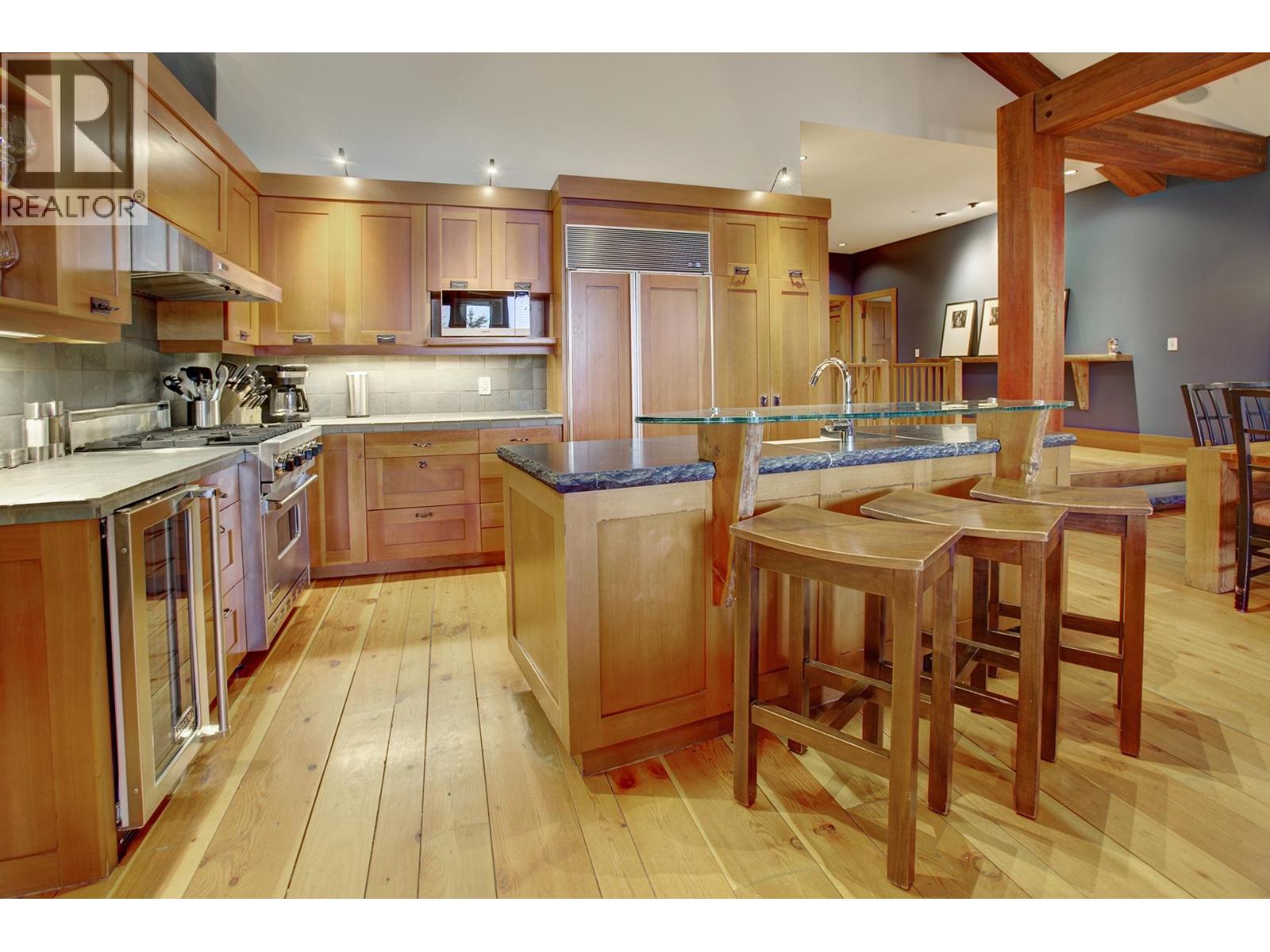 6C 2300 NORDIC DRIVE, Whistler