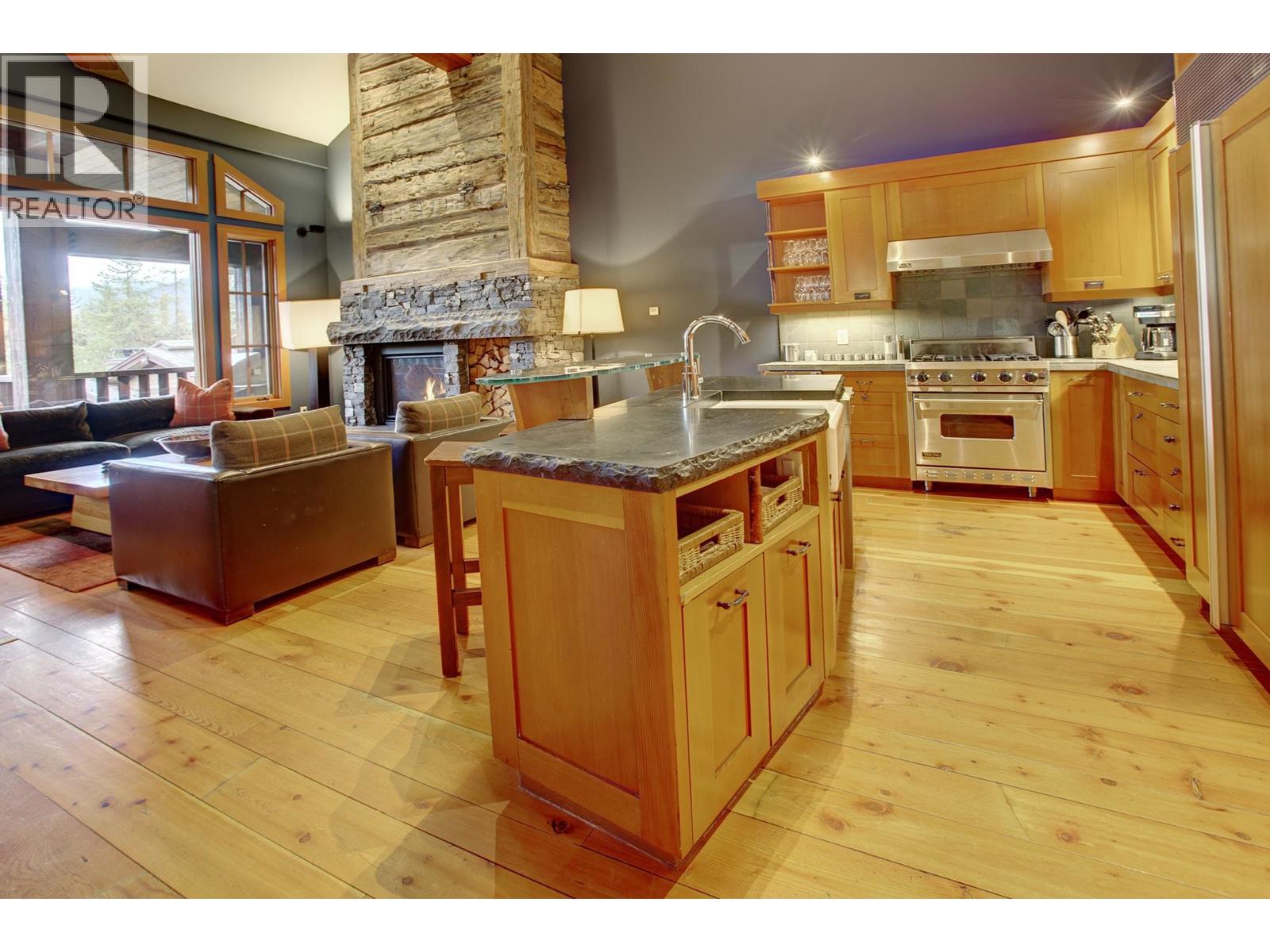 6C 2300 NORDIC DRIVE, Whistler