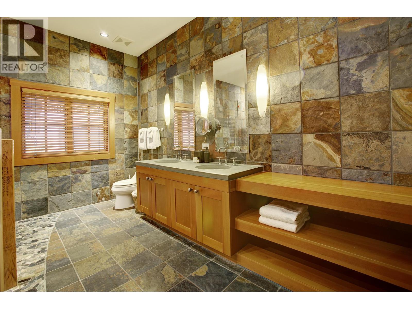 6C 2300 NORDIC DRIVE, Whistler