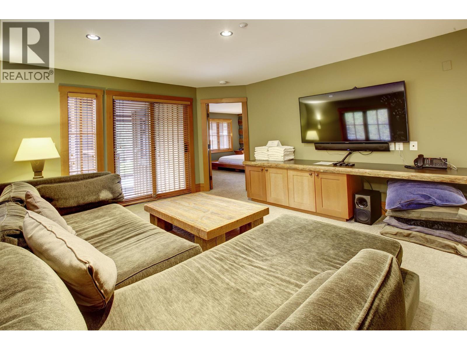 6C 2300 NORDIC DRIVE, Whistler