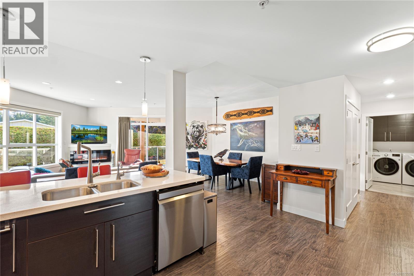 203 439 College Rd, Qualicum Beach