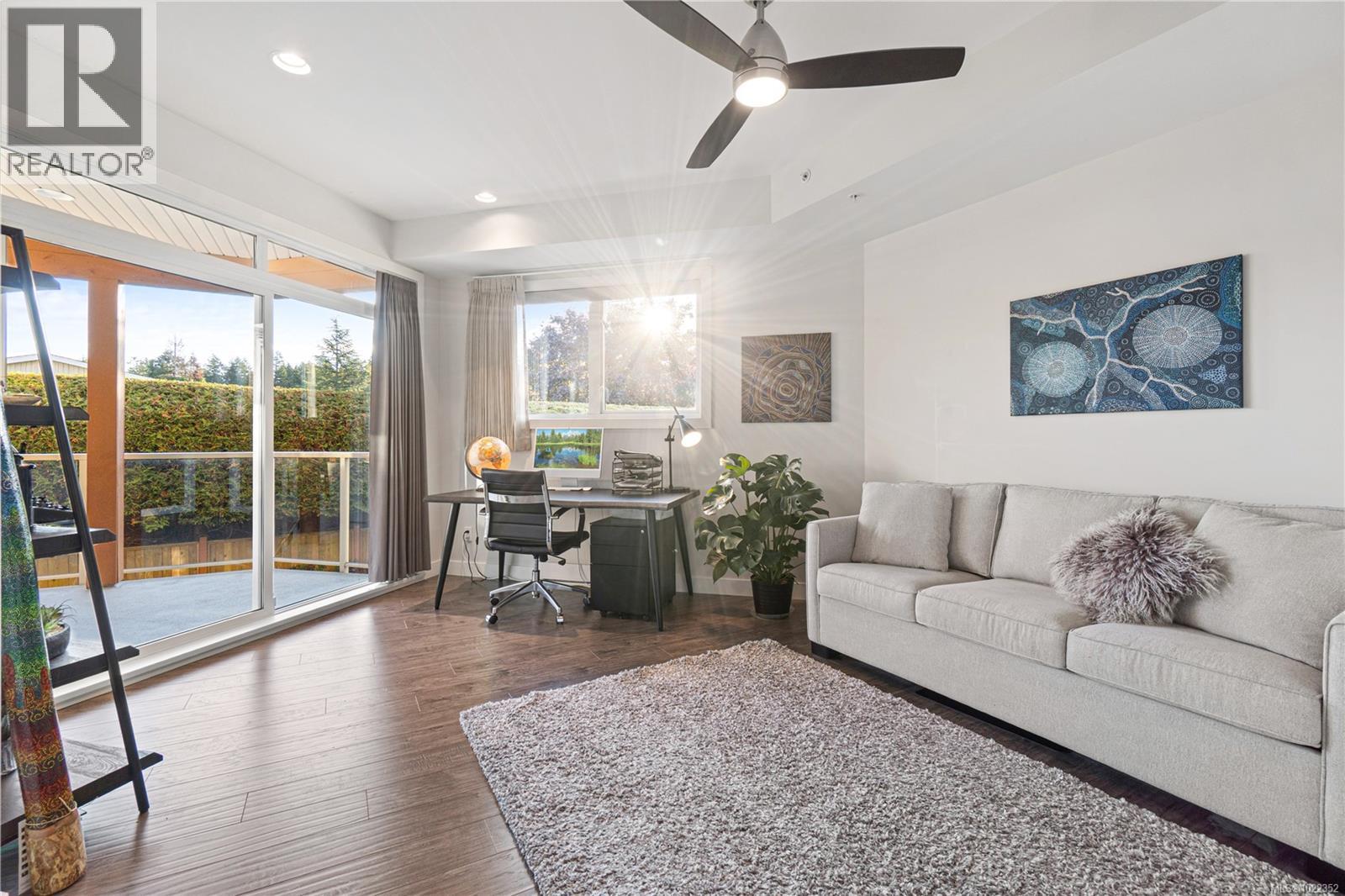 203 439 College Rd, Qualicum Beach