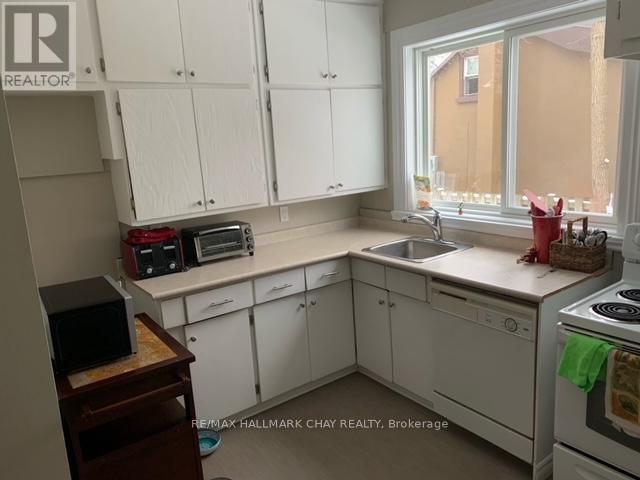#1-4 58 PENETANG STREET - 4