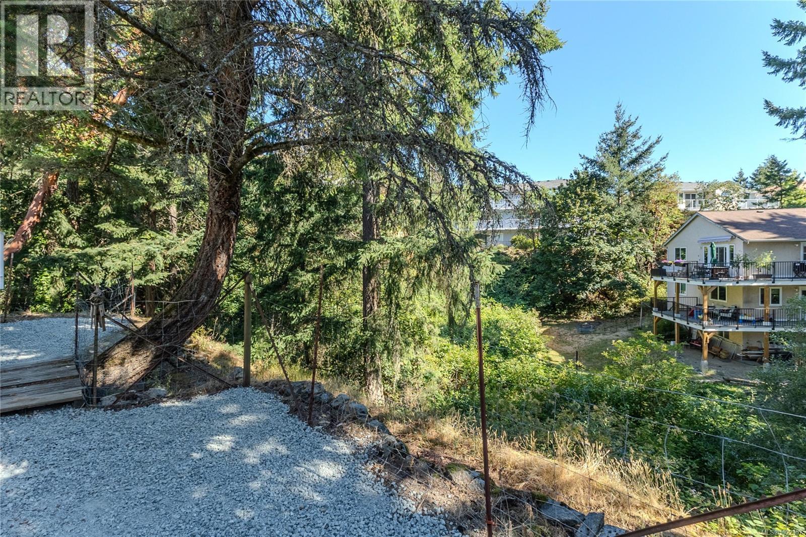 407 Coralee Pl, Langford