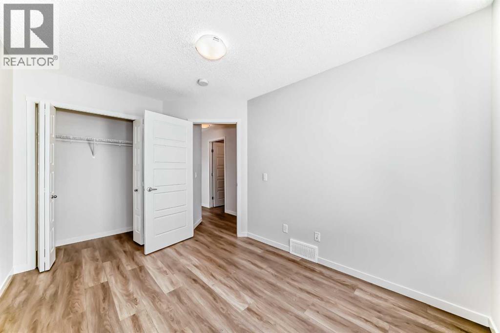 Single Family House for Sale in  Nolanlake Cove NW Nolan Hill Calgary 