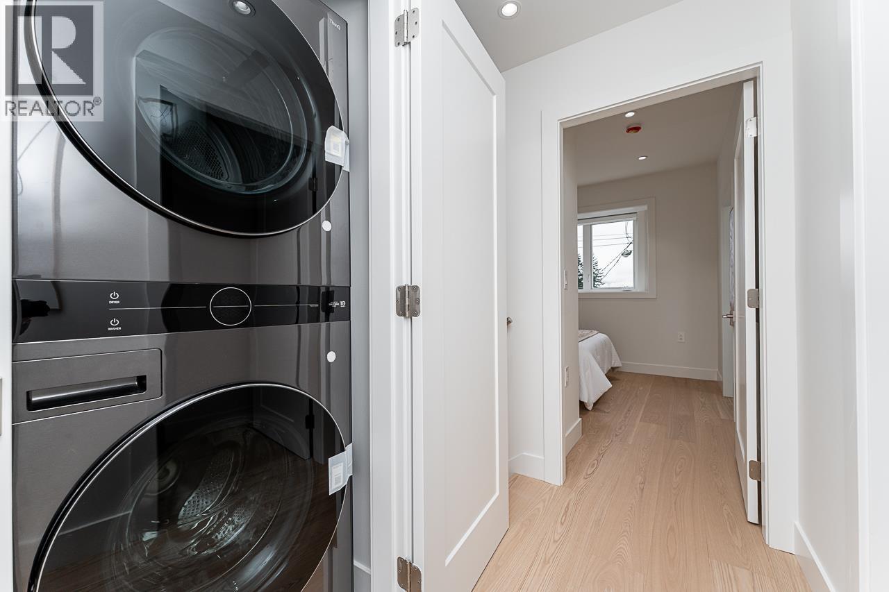 1 2837 OLIVER CRESCENT, Vancouver