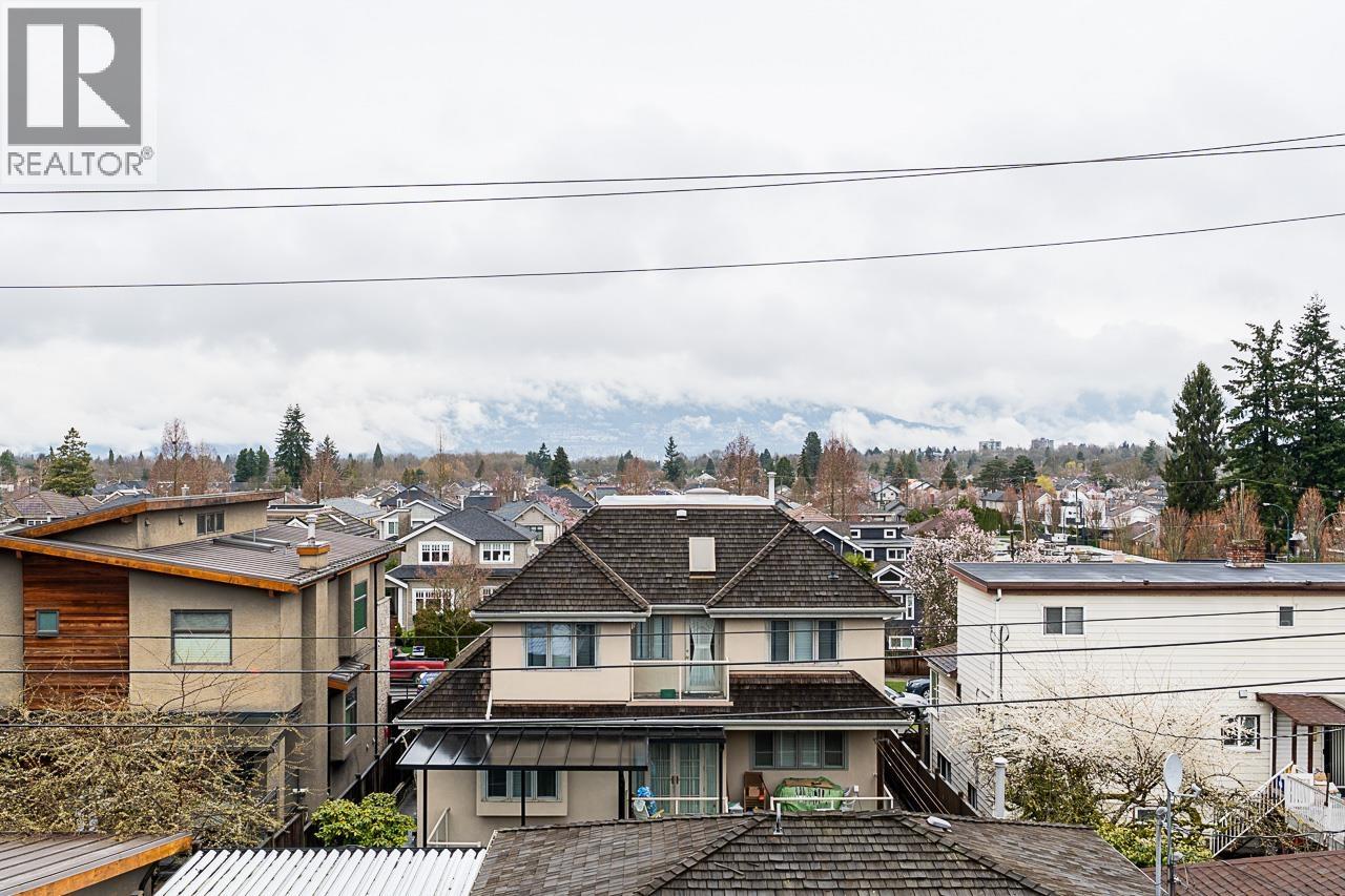 1 2837 OLIVER CRESCENT, Vancouver
