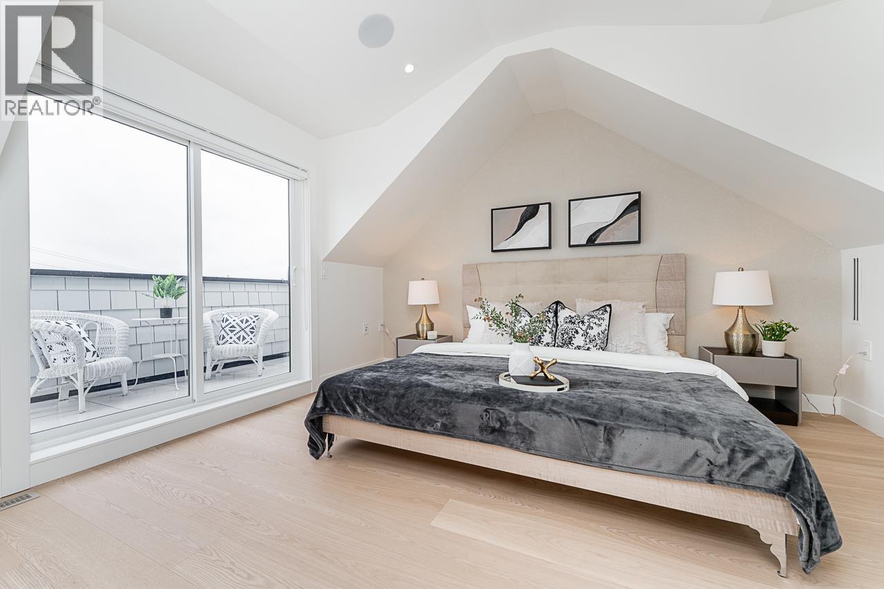 1 2837 OLIVER CRESCENT, Vancouver