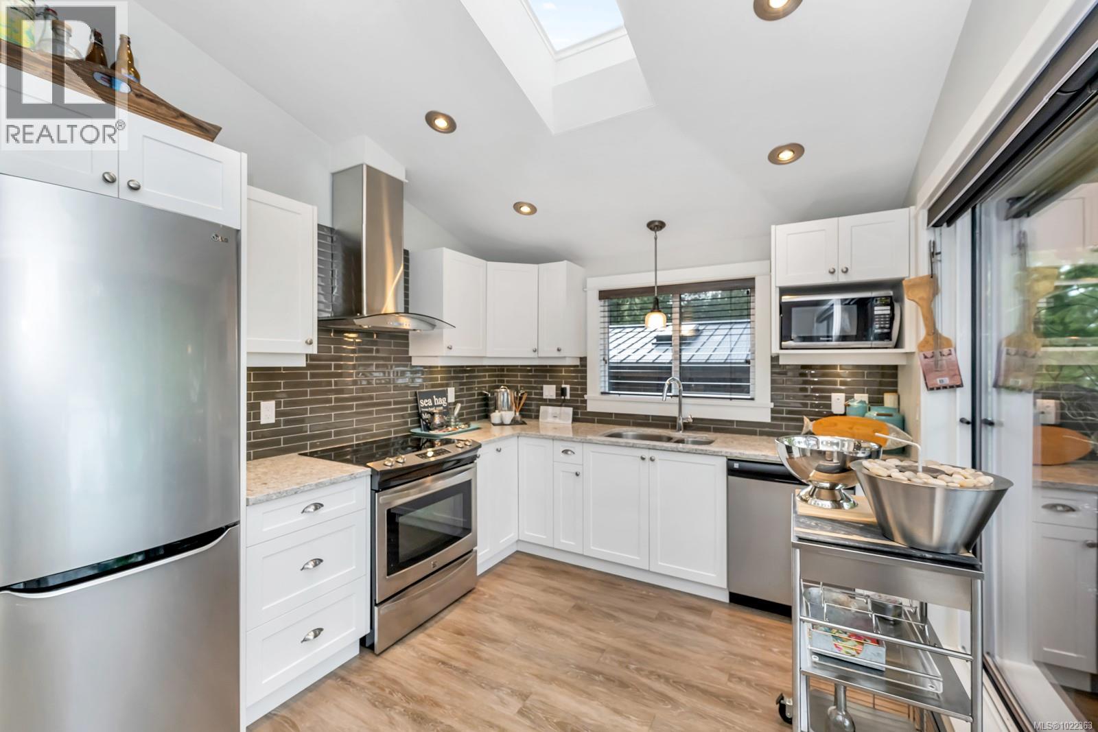 244 6596 Baird Rd, Port Renfrew