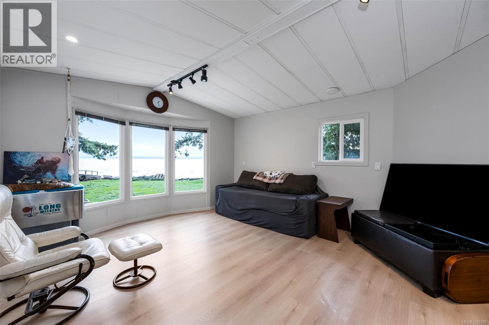 23 7871 West Coast Rd, Sooke