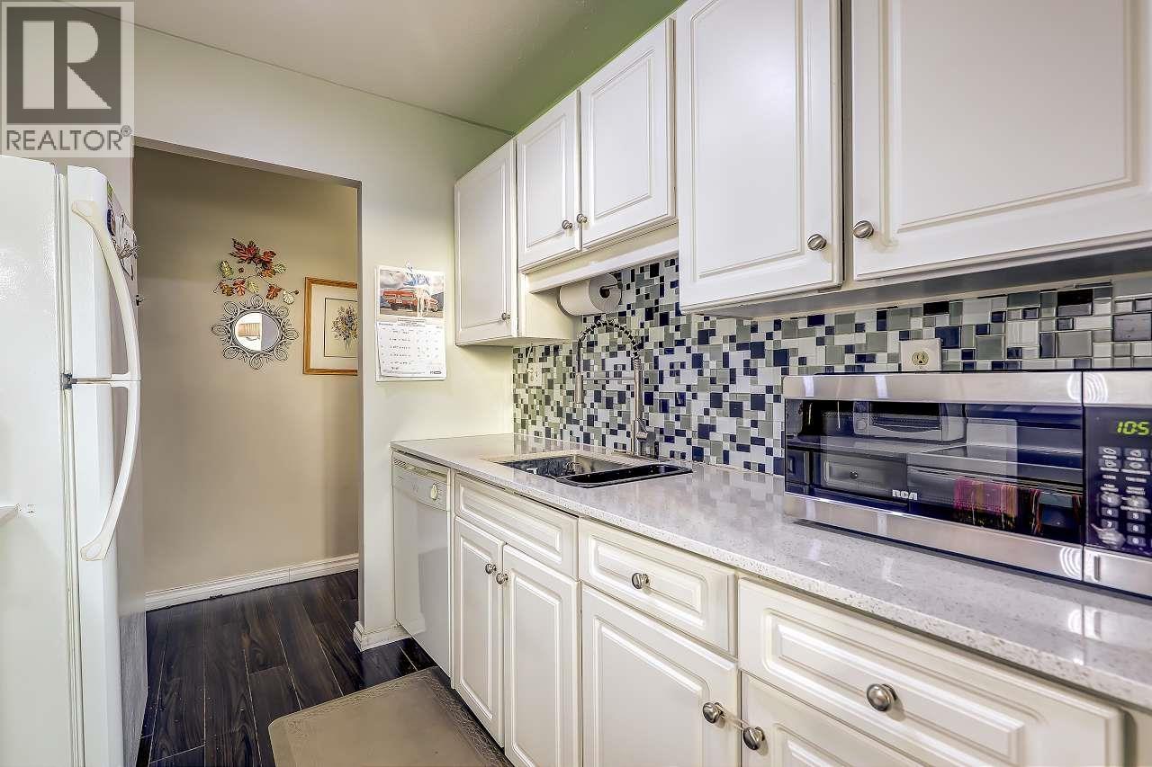 906 620 SEVENTH Avenue - photo 2