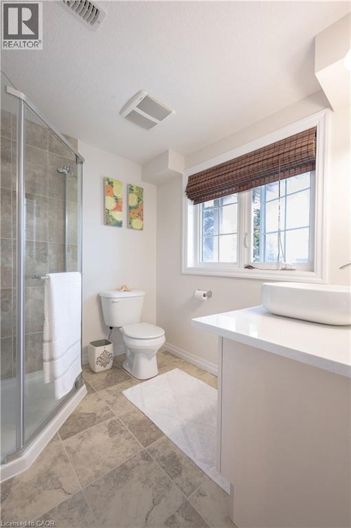 #2C 255 MAITLAND STREET - 30