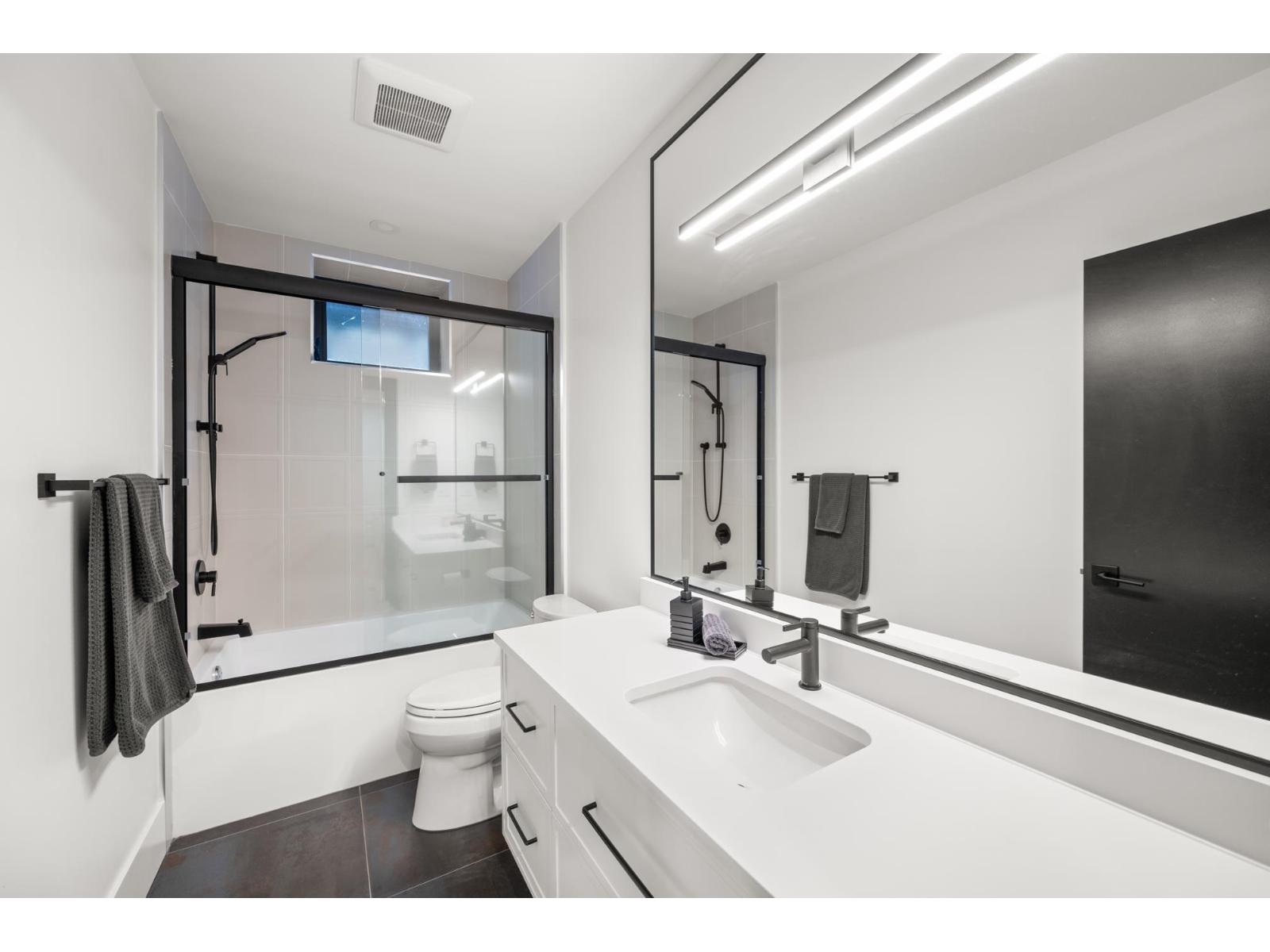 1265 KENT STREET, White Rock