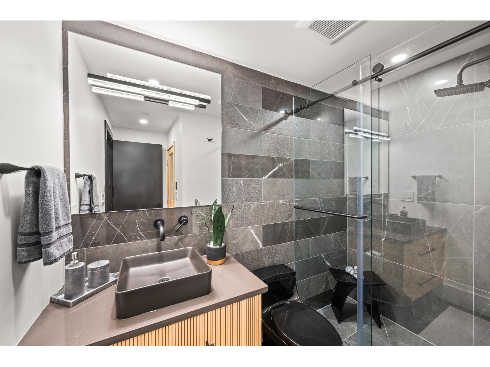 1265 KENT STREET, White Rock