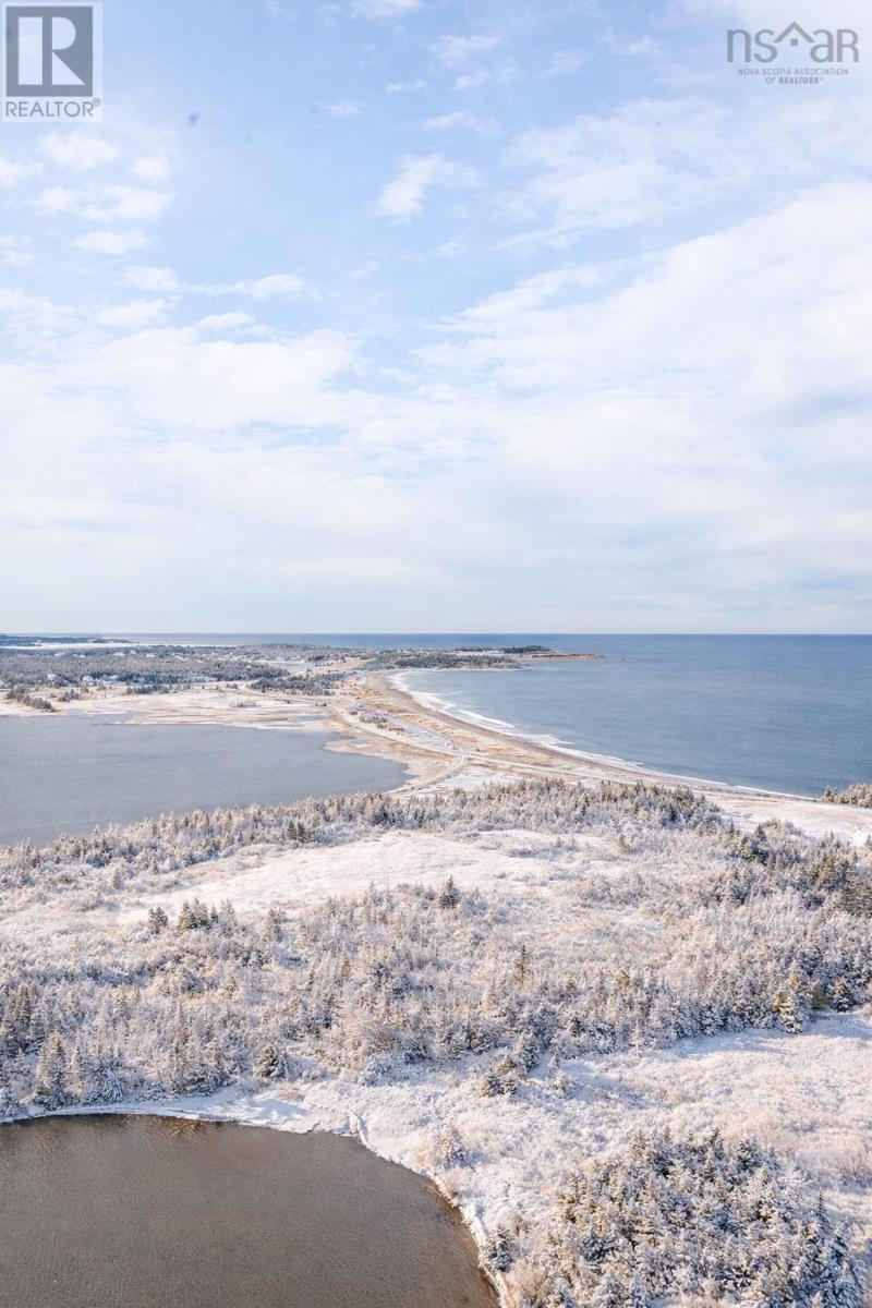 Property 5 of 6 of Mineville Road