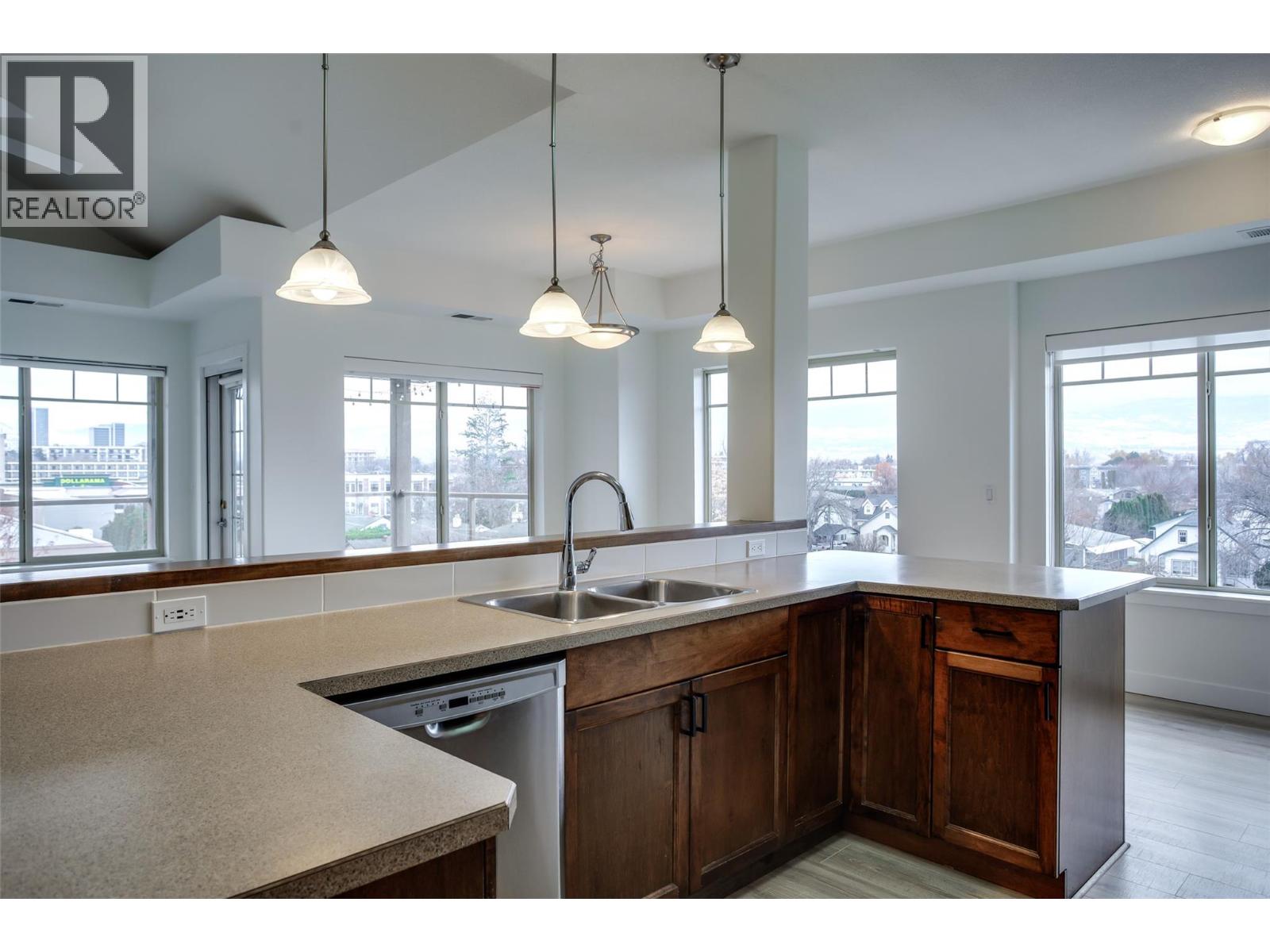 412 1007 Harvey Avenue, Kelowna