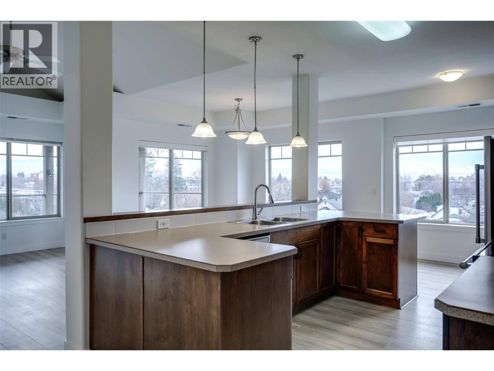 412 1007 Harvey Avenue, Kelowna