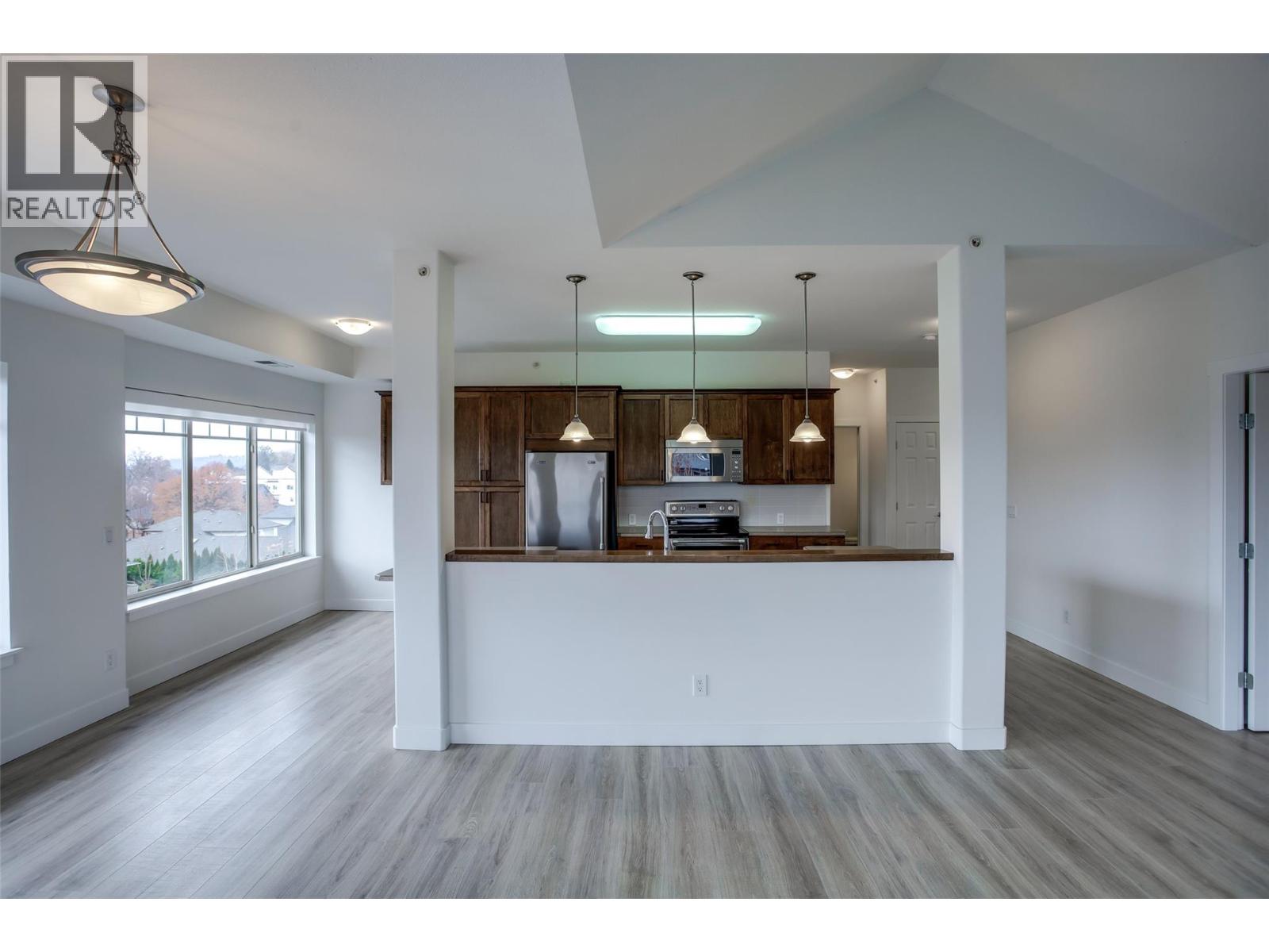 412 1007 Harvey Avenue, Kelowna