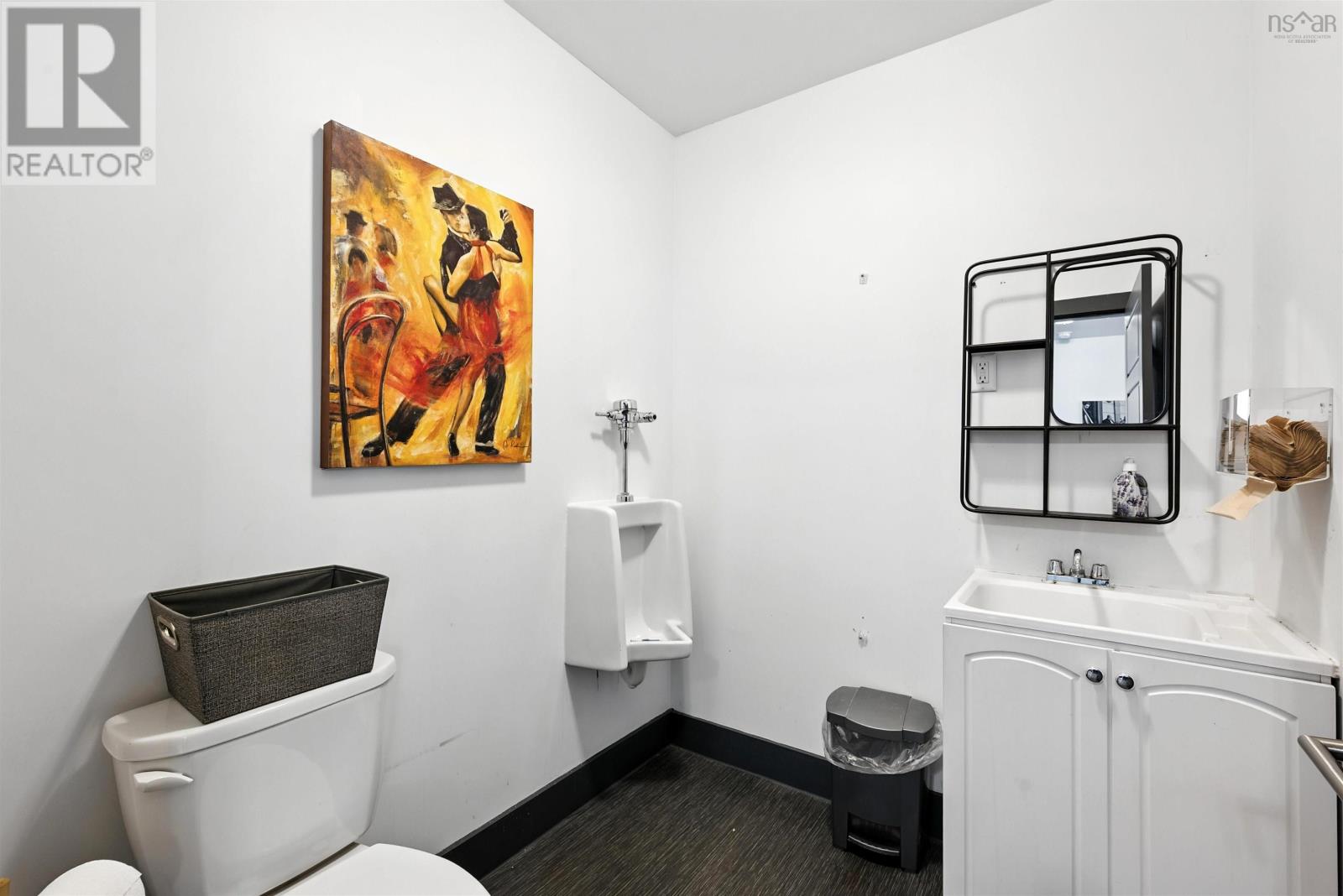 Property 40 of 49 of 59 McQuade Lake Crescent