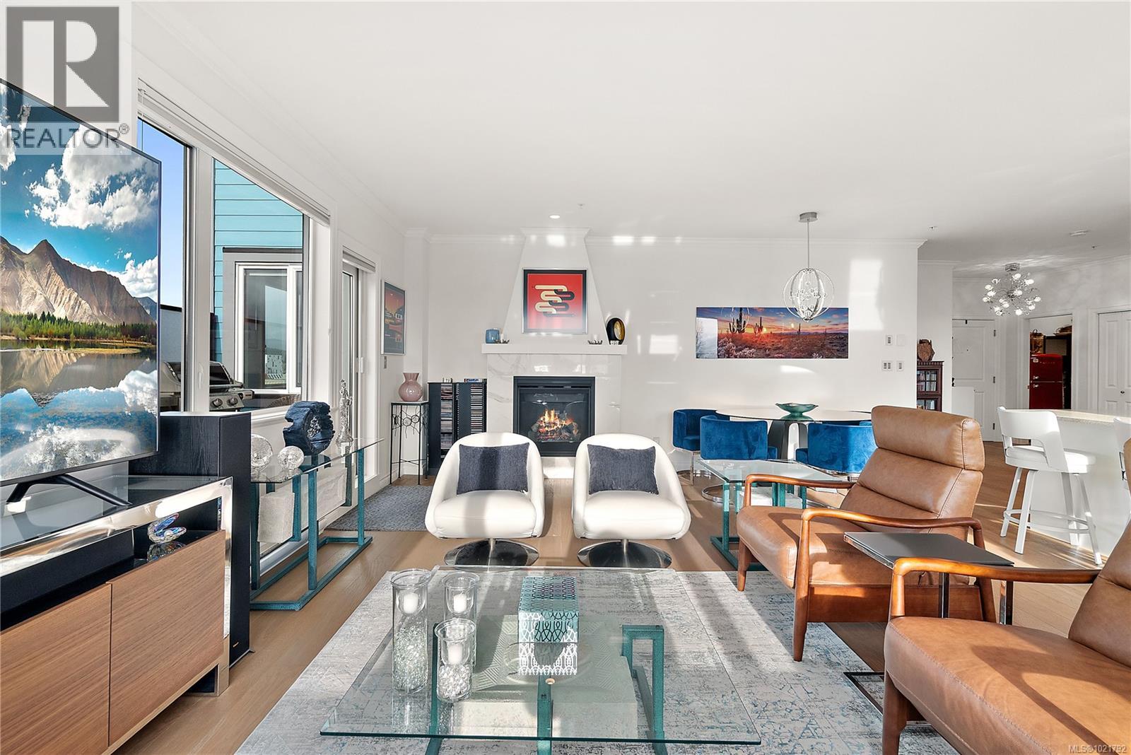 PH403 2409 Bevan Ave, Sidney