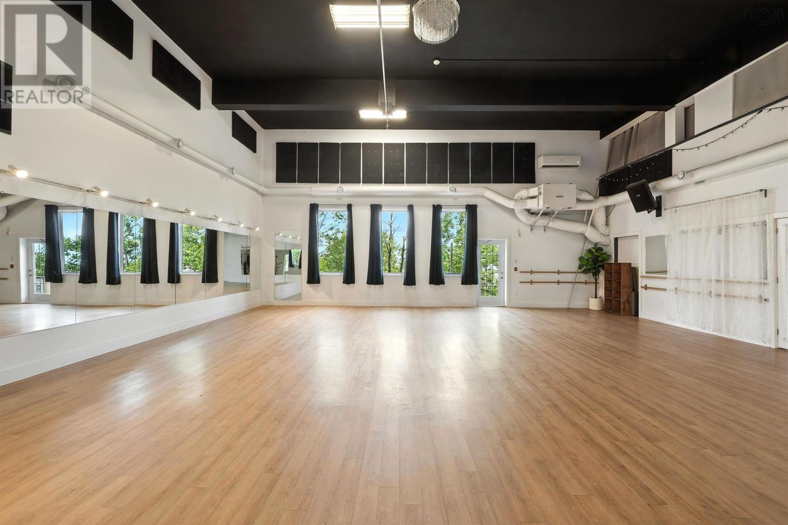 Property 45 of 49 of 59 McQuade Lake Crescent