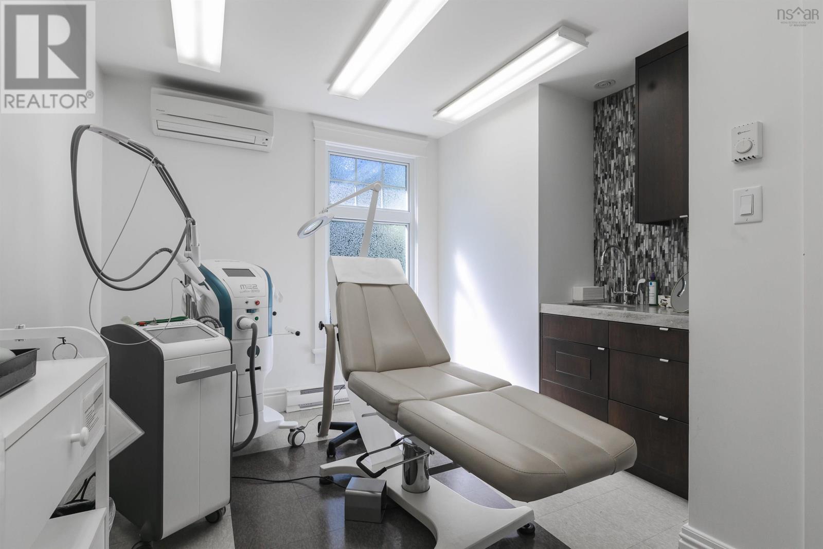 Property 33 of 50 of 6088 Coburg Road