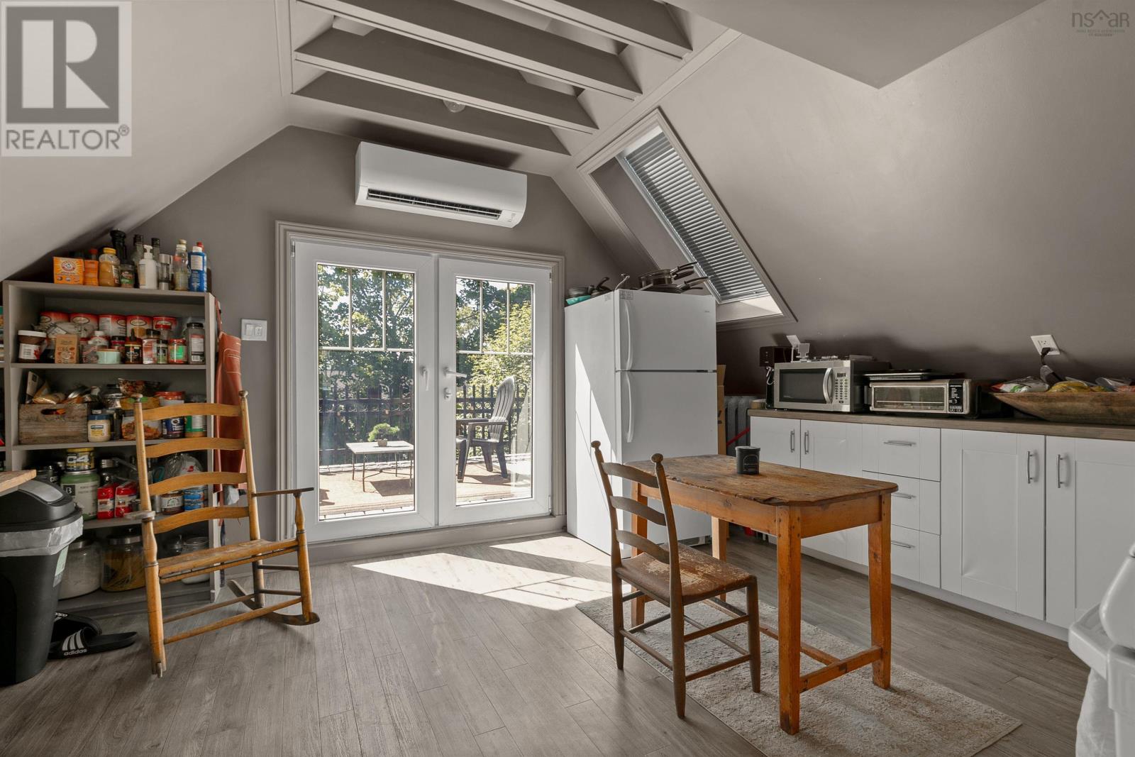 Property 19 of 50 of 6088 Coburg Road