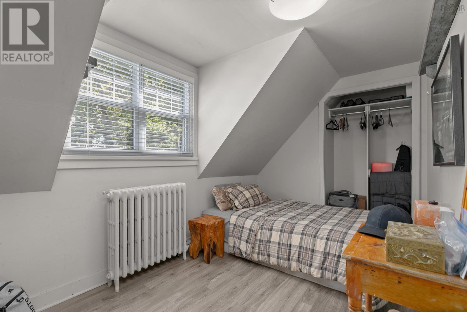 Property 17 of 50 of 6088 Coburg Road