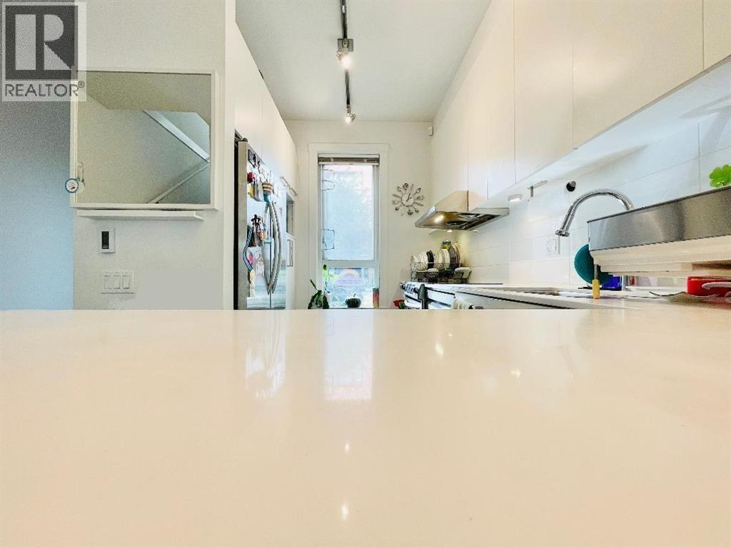 35 6868 BURLINGTON AVENUE, Burnaby