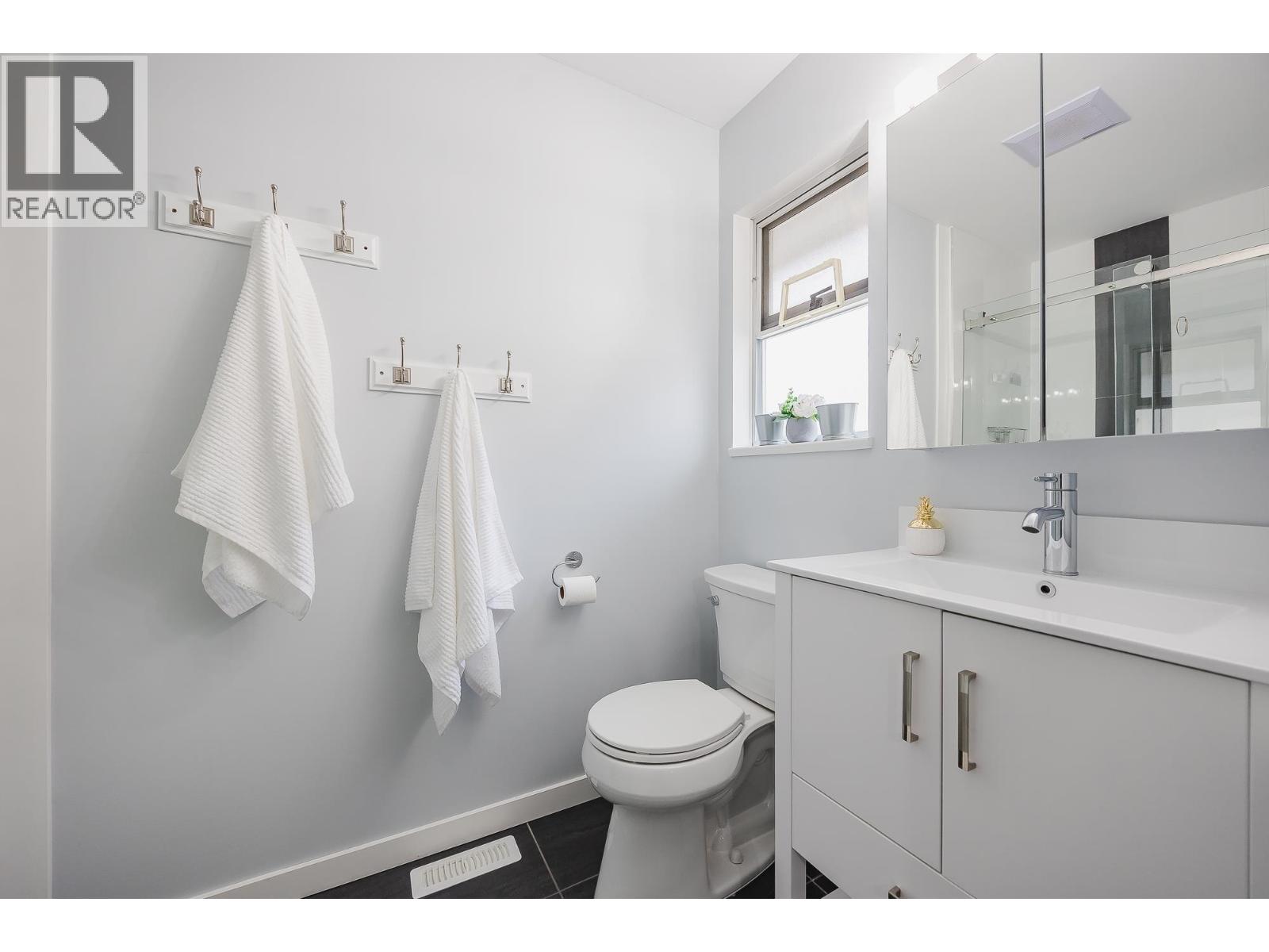 20492 THORNE AVENUE, Maple Ridge