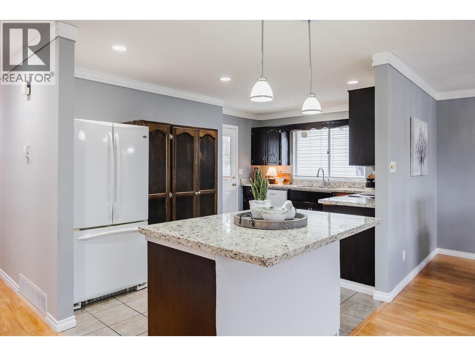 20492 THORNE AVENUE, Maple Ridge