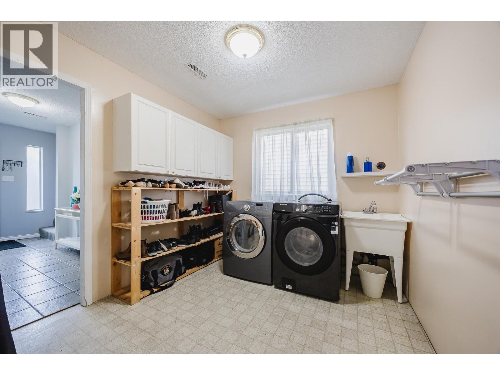 20492 THORNE AVENUE, Maple Ridge