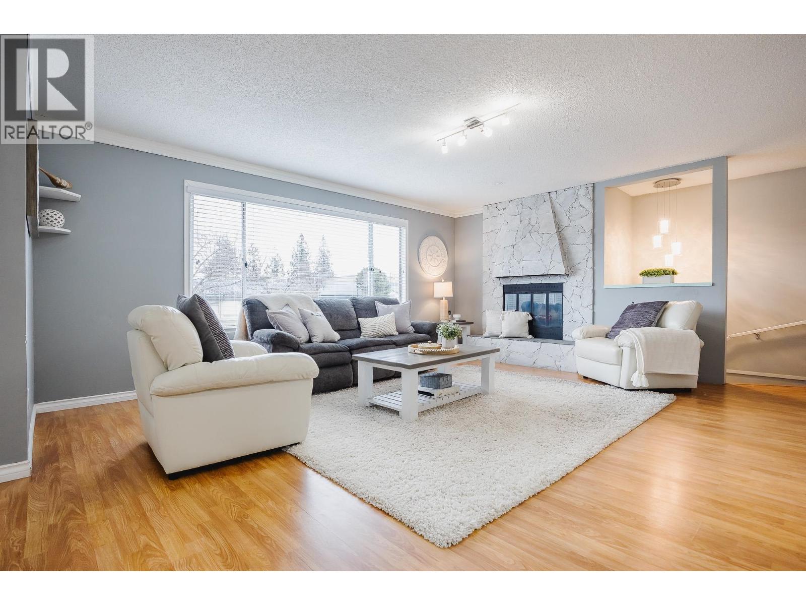 20492 THORNE AVENUE, Maple Ridge