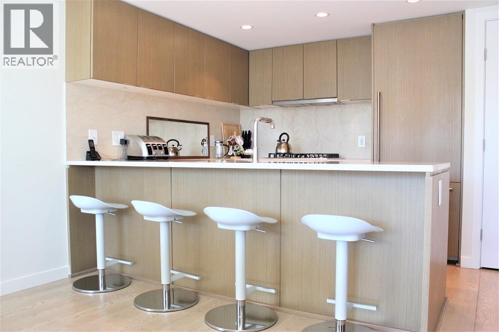 302 125 14TH Street - photo 2