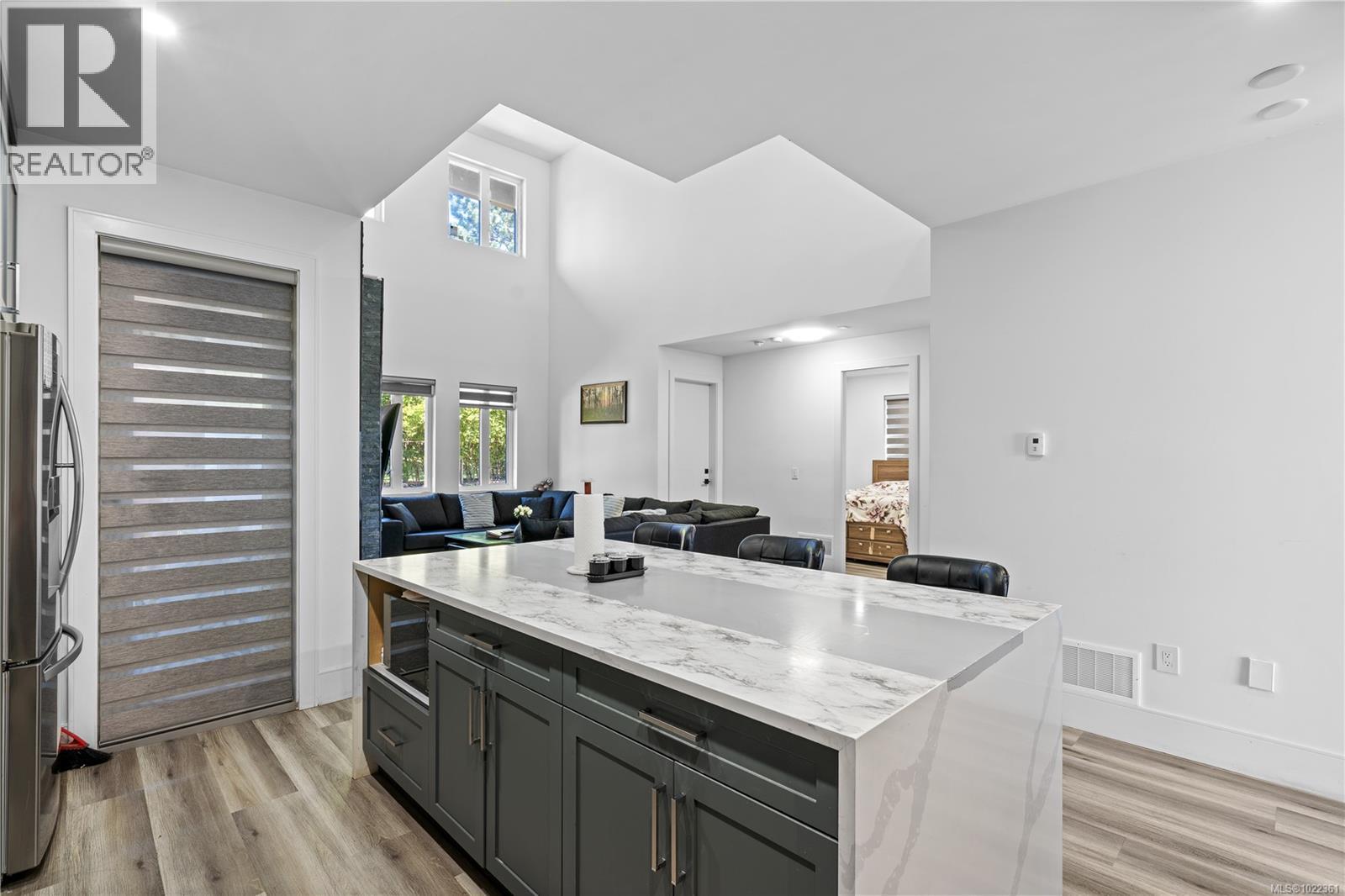 146 Cadillac Ave, Saanich