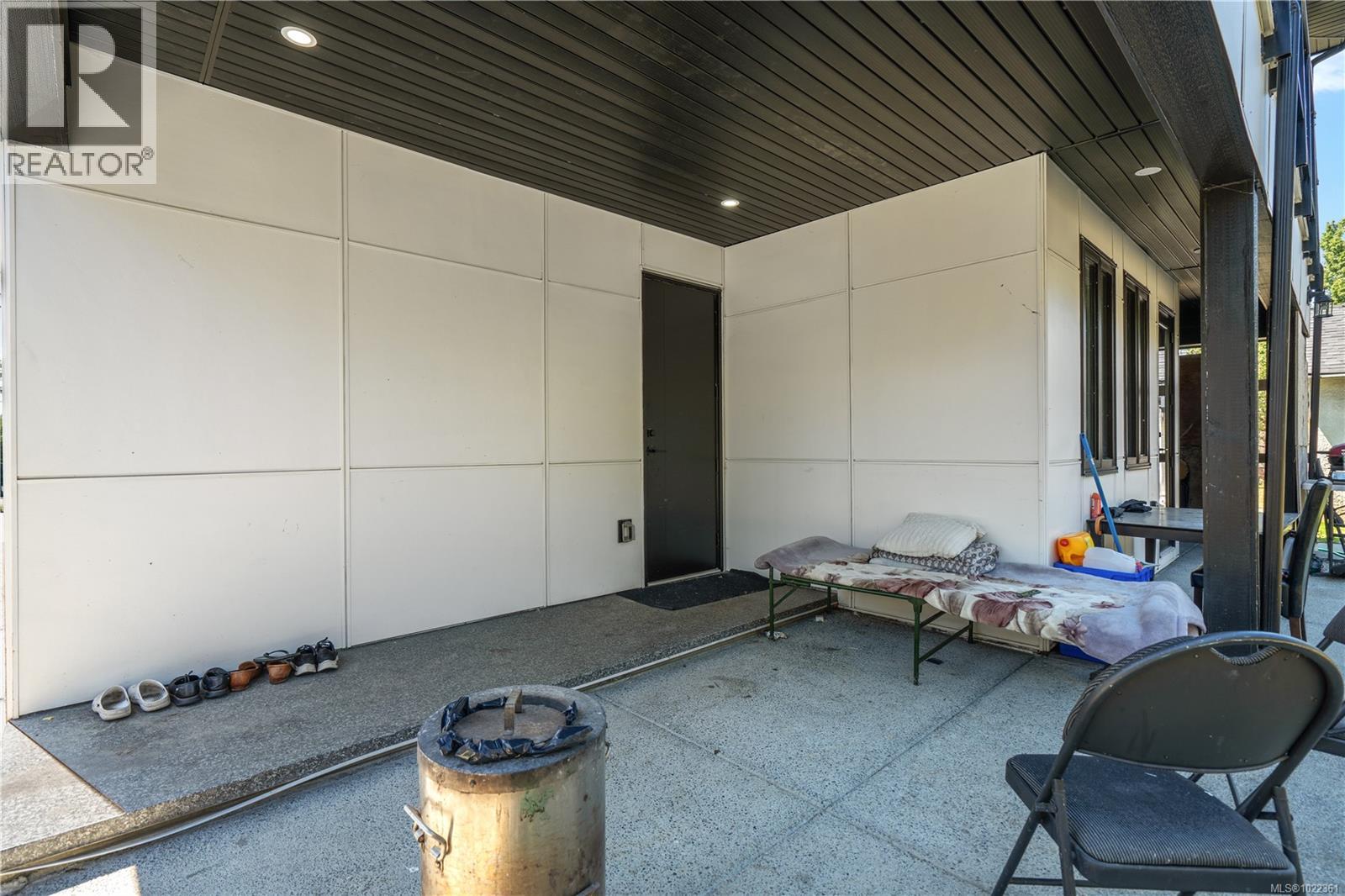 146 Cadillac Ave, Saanich