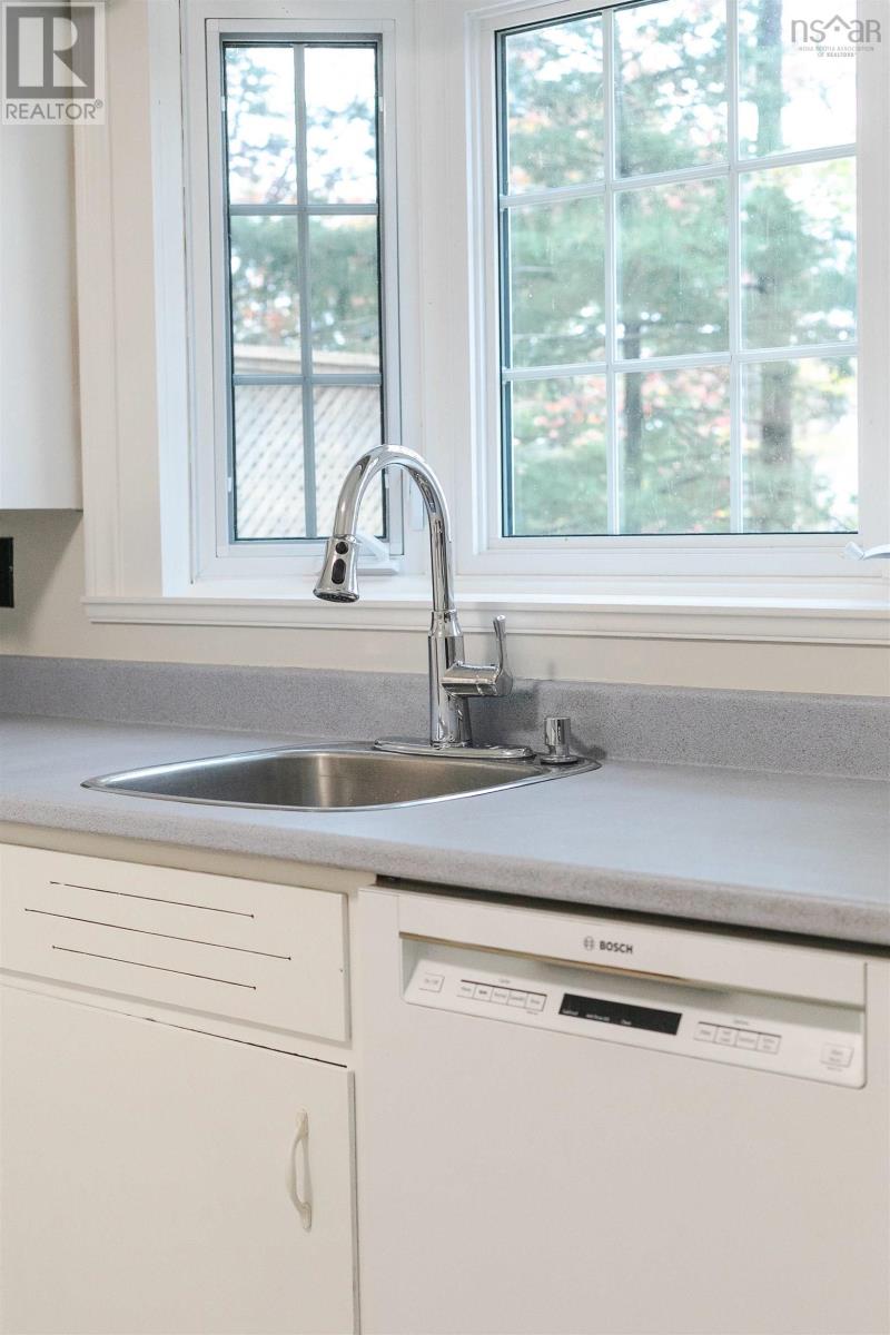 Property 11 of 51 of 43 Deepwood Crescent