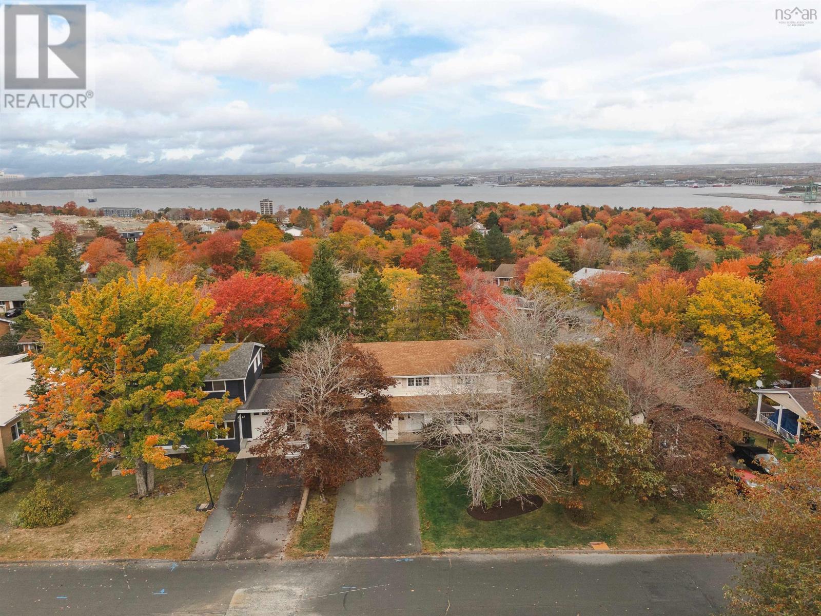 Property 33 of 51 of 43 Deepwood Crescent