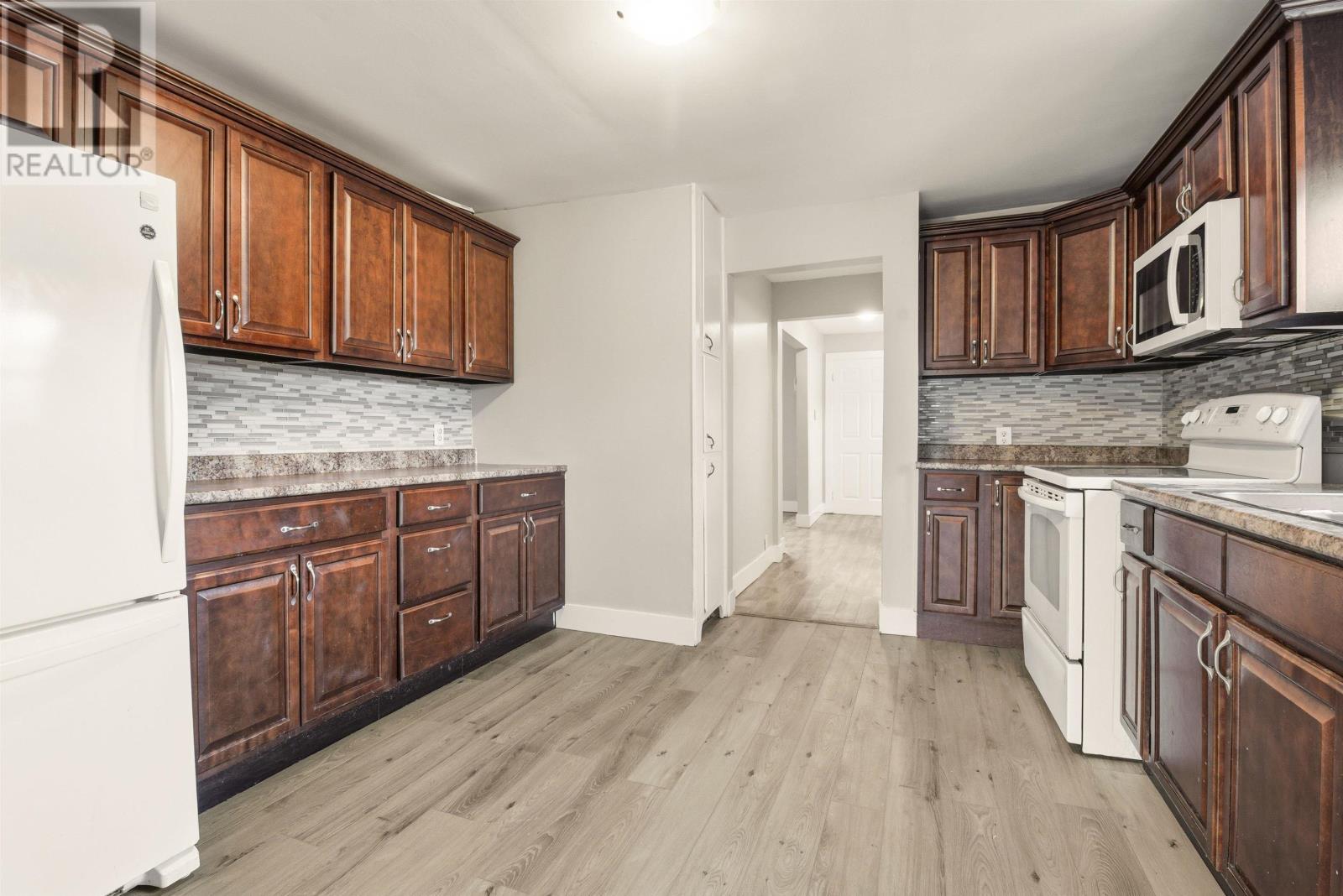 Property 5 of 45 of 17 Lewis Street