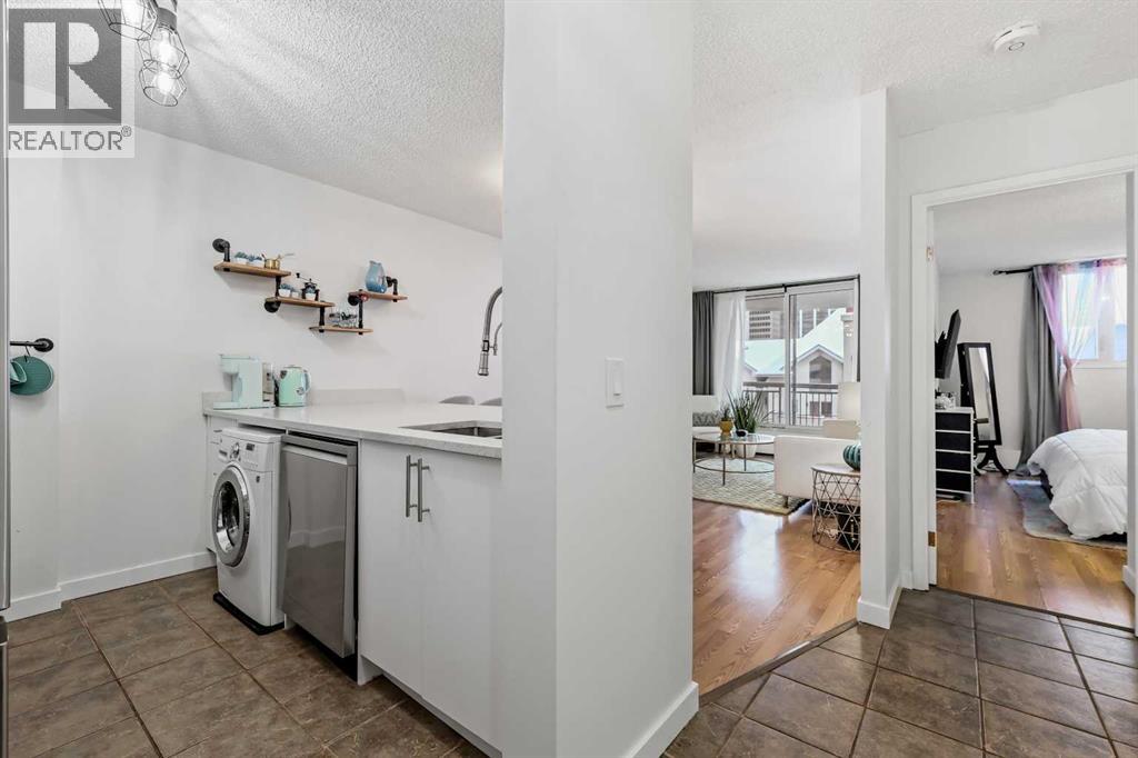 Single Family House for Sale in    Avenue SW Eau Claire Calgary 